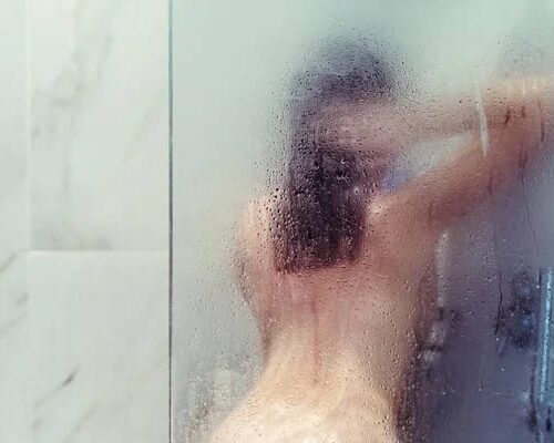 Eva en la ducha. 30 min. $$$